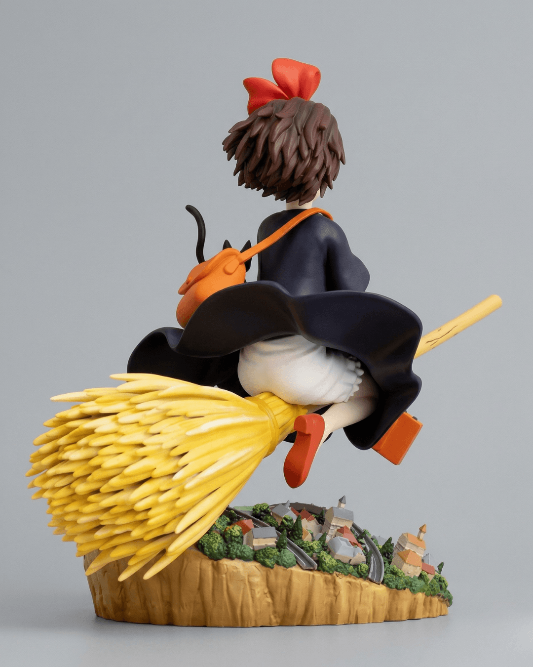 Studio Ghibli Kiki’s Delivery Service The Little Witch of the Sky Kiki 23cm (9.09") Collector Statue