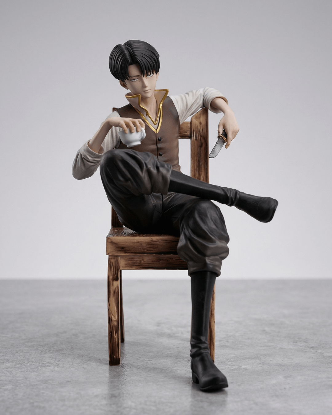 Attack On Titan Anime Figure Silent Captain Levi Ackerman 19cm (7.48") Collector Statue