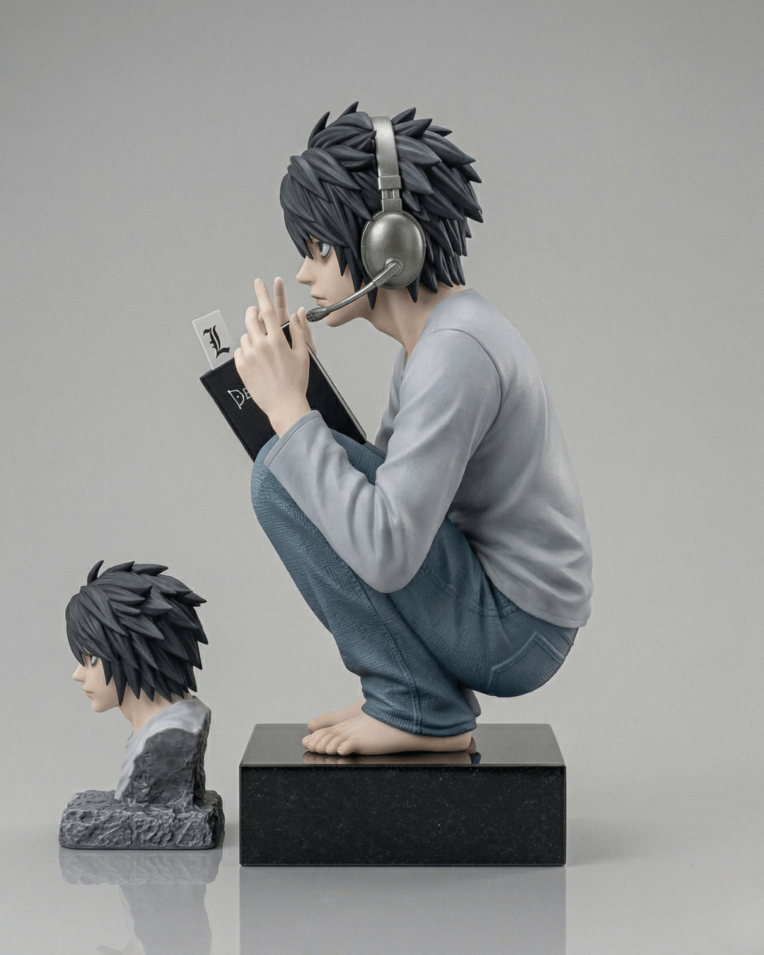 Death Note Anime Figure Pale Genius Crouch L 20cm (7.87") Collector Statue