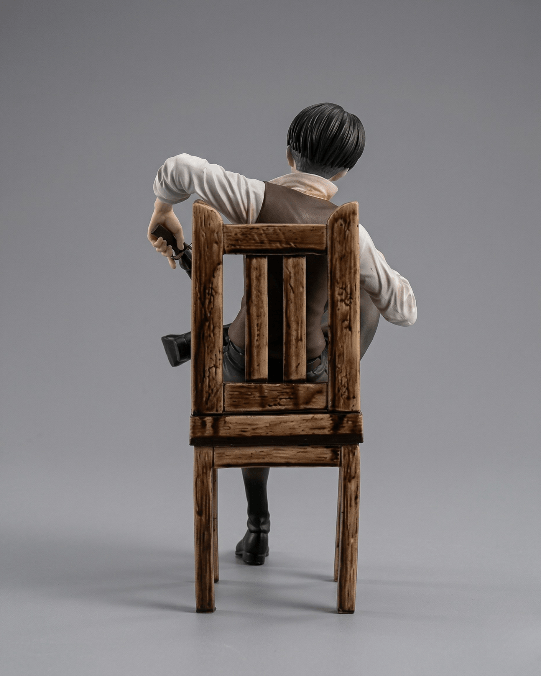 Attack On Titan Anime Figure Silent Captain Levi Ackerman 19cm (7.48") Collector Statue