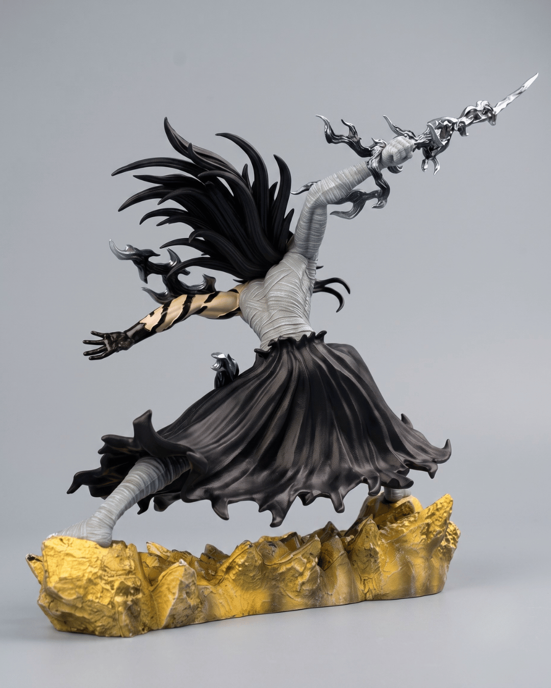 Bleach Anime Figure The Black-Clad ProtectorIchigo Kurosaki 24cm (9.5") Collector Statue