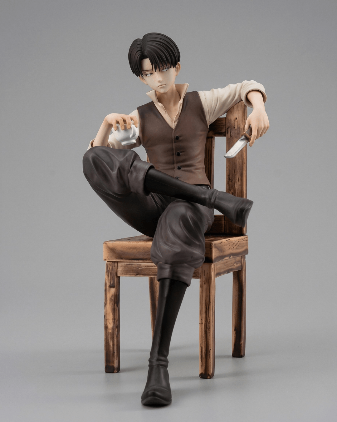 Attack On Titan Anime Figure Silent Captain Levi Ackerman 19cm (7.48") Collector Statue