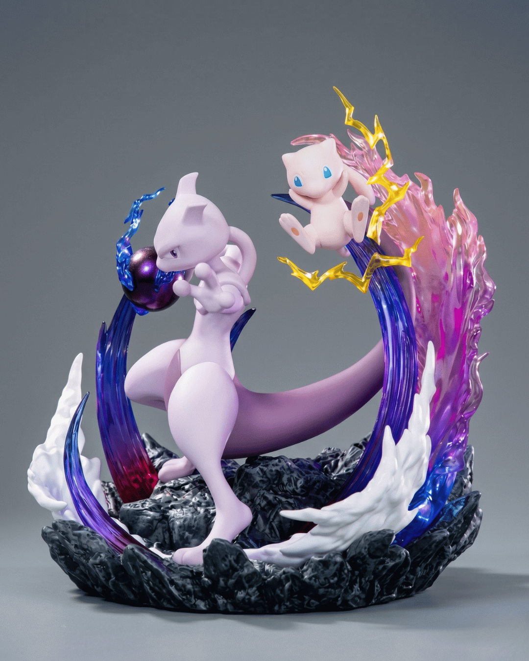 Pokémon Anime Figure Mewtwo and Mew: Psychic Legacy 16cm (6.3") Collector Statue