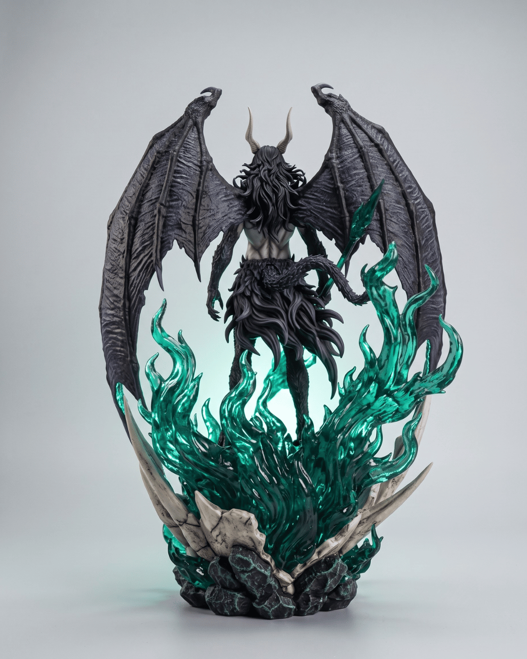 Bleach Anime Figure Devil of the Empty Sky Ulquiorra Cifer Segunda Etapa 33cm (13") Collector Statue