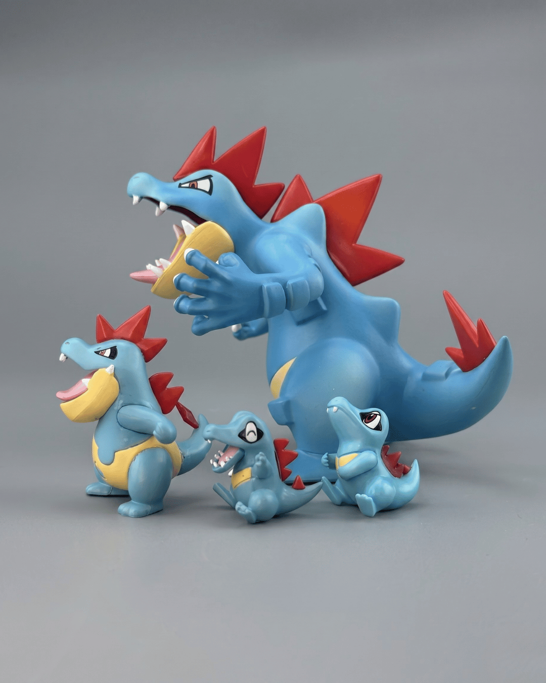 Pokémon Anime Figure Totodile, Croconaw and Feraligatr: Evolution of the Tide 11cm (4.3") Collector Statue